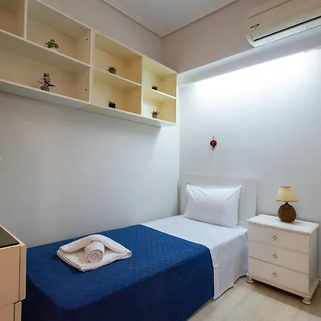 Apartment Hector's Flisvos