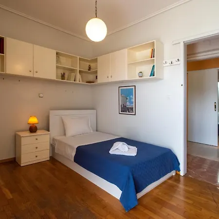Apartment Hector's Flisvos