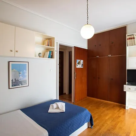 Hector's Flisvos Apartment Athens