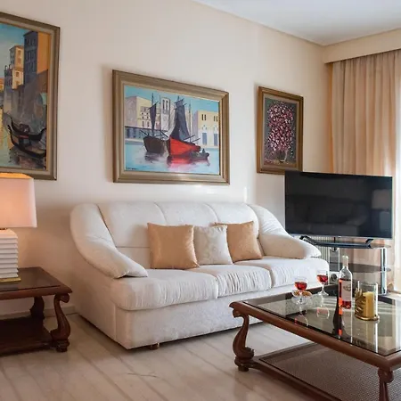 Hector's Flisvos Apartment